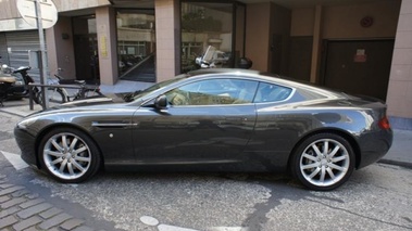ASTON MARTIN DB9- VENDU 2004 - Vue 3/4 avant gauche