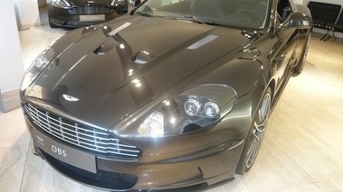 ASTON MARTIN DBS 2011 - 3/4 avant gauche