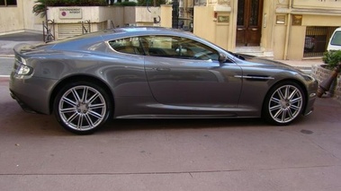 ASTON MARTIN DBS - VENDU 2009 - profil