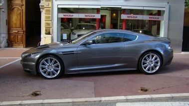 ASTON MARTIN DBS - VENDU 2009 - profil 2