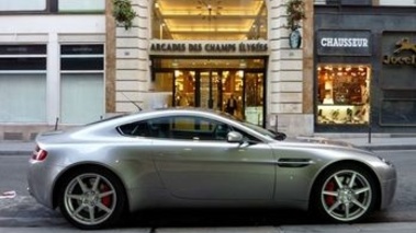 ASTON MARTIN V8 Vantage - VENDU 2006 - profil