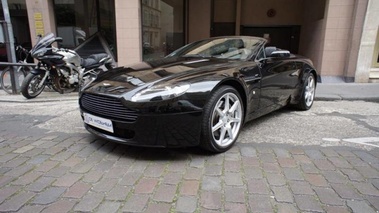 ASTON MARTIN Vantage Roadster 2007 - Vue 3/4 avant gauche décapoté