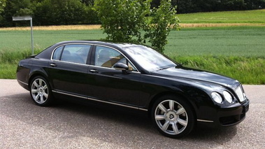 BENTLEY Flying Spur - VENDU 2006 - Vue de profil droit