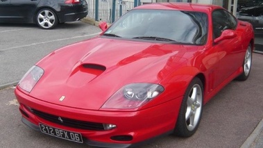 FERRARI 550 Maranello 1998 - Vue 3/4 avant gauche