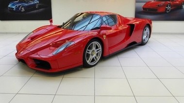 FERRARI Enzo - VENDU 2004 - Vue 3/4 avant gauche