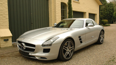 MERCEDES BENZ SLS AMG - VENDU 2010 - Vue 3/4 avant gauche