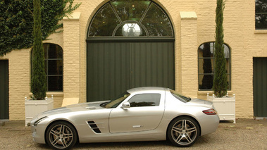 MERCEDES BENZ SLS AMG - VENDU 2010 - Vue de profil gauche