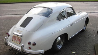 PORSCHE 356 A - VENDU 1956 - Vue 3/4 arrière droit