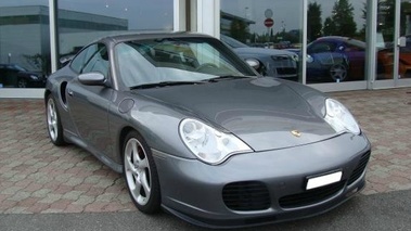 PORSCHE 996 Turbo 2000 - Vue 3/4 avant droit