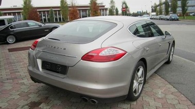 PORSCHE Panamera S - VENDU 2010 - 3/4 avant droit