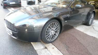 ASTON MARTIN V8 Vantage 2010 - 3/4 avant gauche