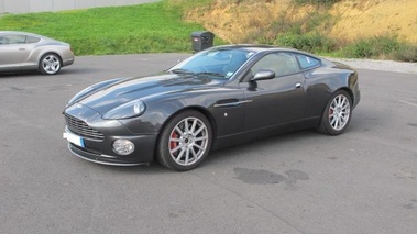 ASTON MARTIN Vanquish S - VENDU 2005 - 3/4 avant gauche