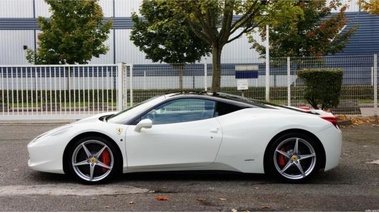 FERRARI 458 Italia 2011 - profil