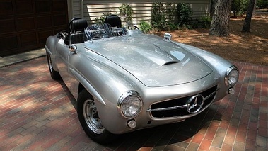 MERCEDES BENZ 190 SLR - VENDU 1961 - Vue 3/4 avant droit
