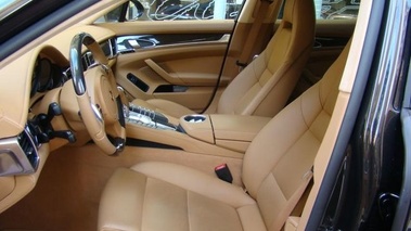 PORSCHE Panamera Turbo 2010 - profil